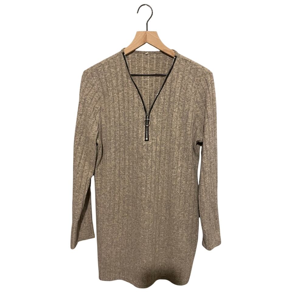 Women’s XXL long gray tunic with zippered neck line